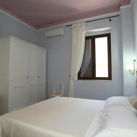 Casa Levante Oliveri